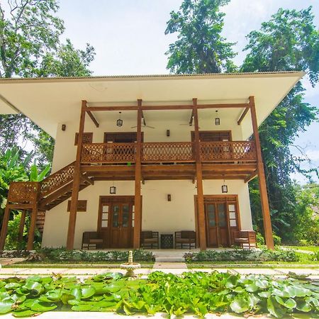 Lanna Ban Hotel Puerto Viejo de Talamanca Bagian luar foto
